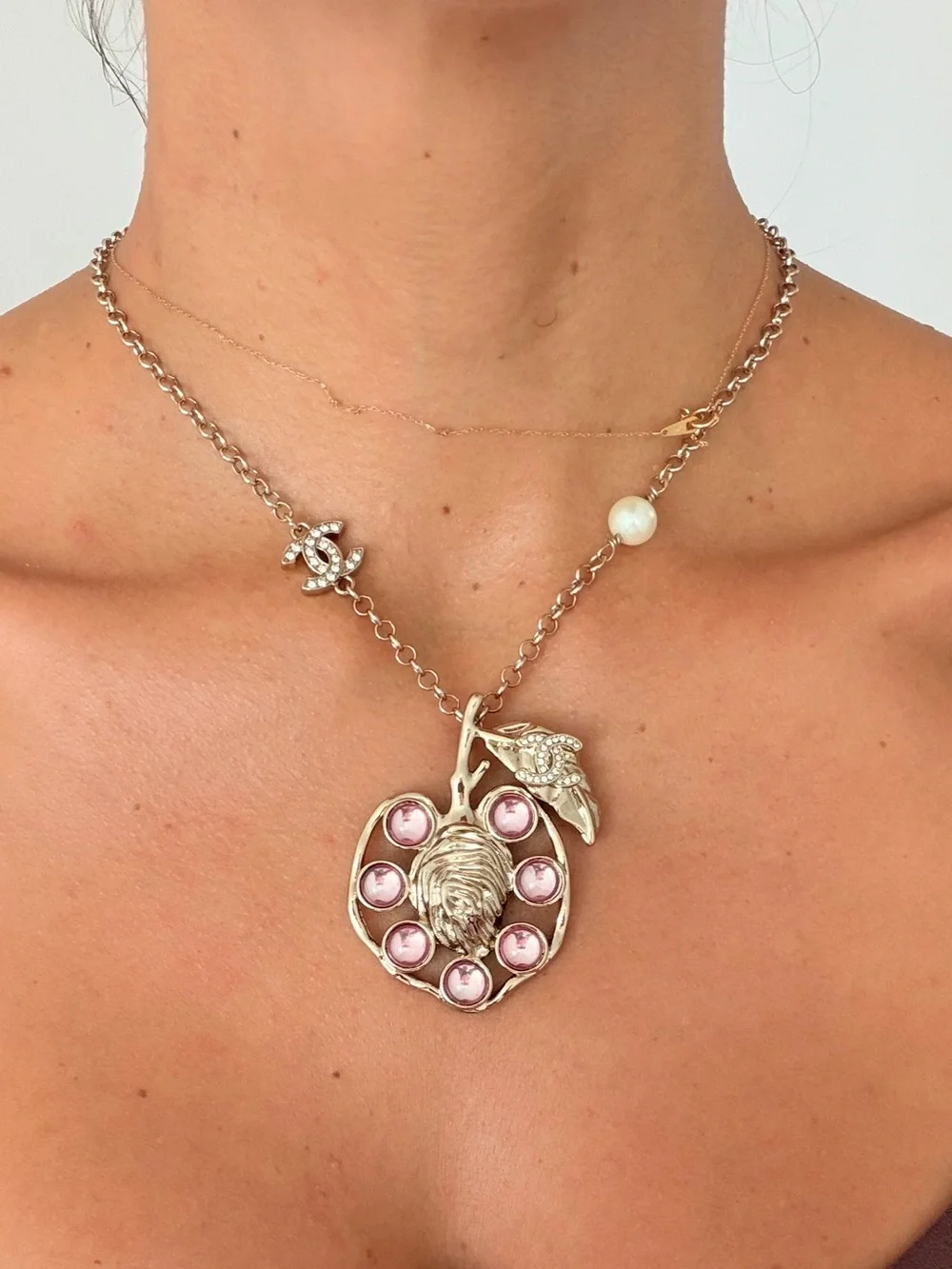 CHANEL Pendant Necklace with Pink Crystal Accents🌸